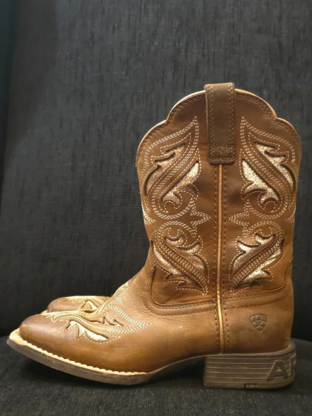 Ariat kids round
